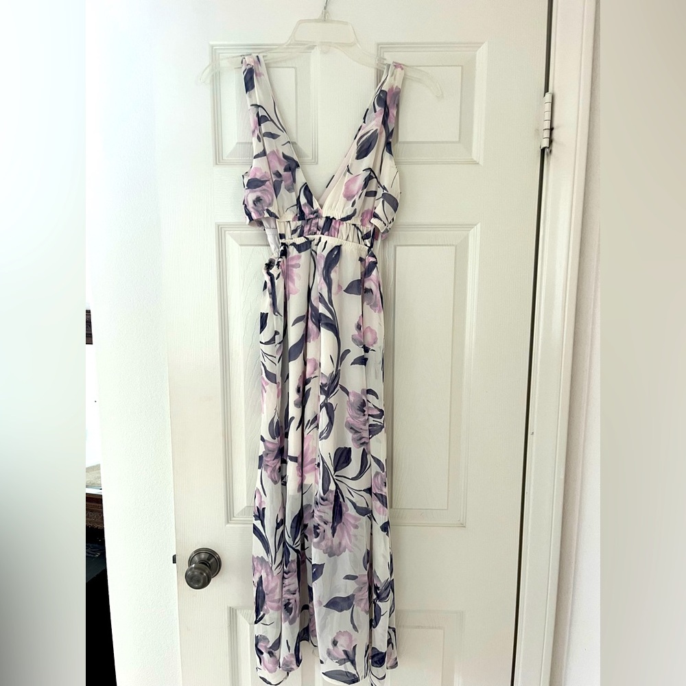 Maxi dress with bare sides this dress is so elegant yet subtle sexy summer wear